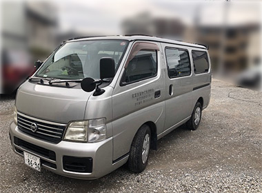 ワンボックス車(日産キャラバン)